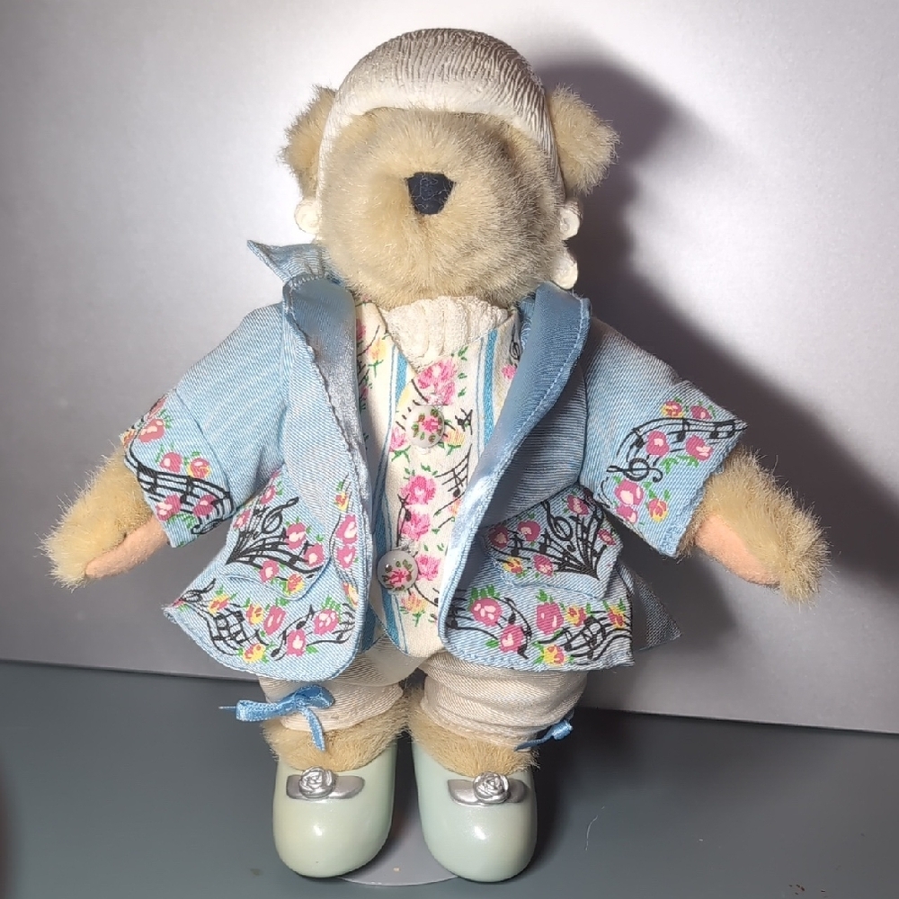 Muffy Vander Bear Mozart Collection 1995 'One Minuet More' 9" Plush